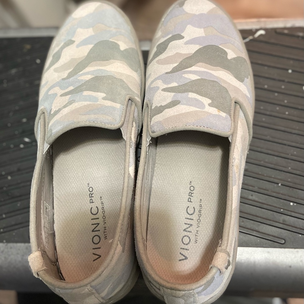 Vionic Avery cameo size 8.5